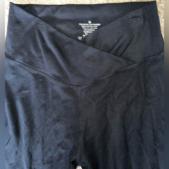 TRENDY BLACK LEGGINGS - Picture 3 of 5